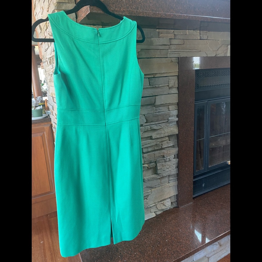 Tahari "Arthur S. Levine" green shift dress. - Picture 3 of 4